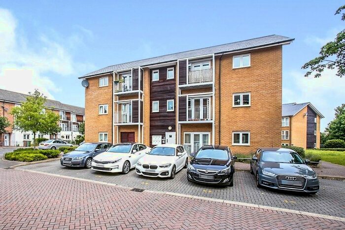 2 Bedroom Flat To Rent In Hengist Way, Wallington, Surrey, SM6