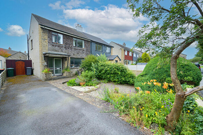 3 Bedroom Semi Detached House For Sale In Hornby Road, Caton, Lancashire, LA2