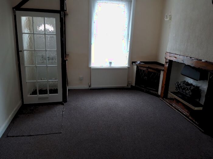 2 Bedroom End Of Terrace House To Rent In Crimpsall Road, Doncaster, DN4