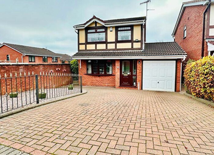 3 Bedroom Detached House For Sale In Aintree Way, Milking Bank, DY1