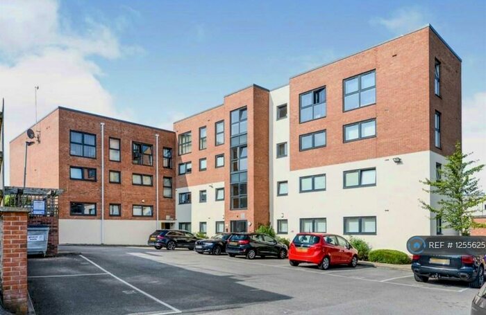2 Bedroom Flat To Rent In Lowbridge Court, Garston, Liverpool, L19