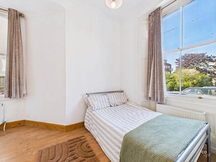 3 Bedroom Flat To Rent In Wellington Road, Brighton, BN2