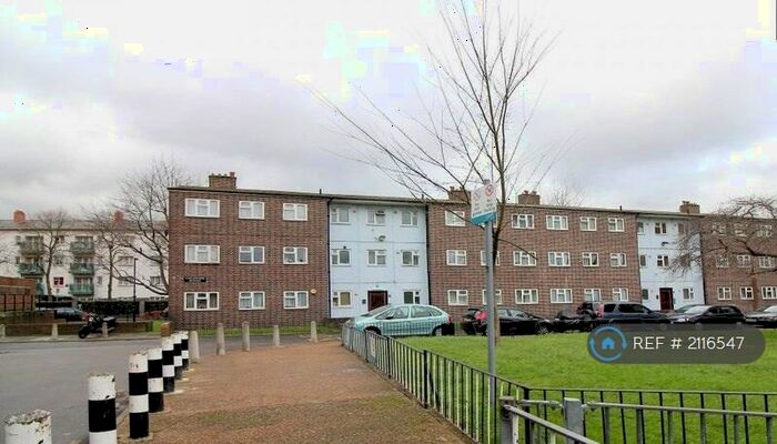 3 Bedroom Flat To Rent In Guildford House, London, SE5