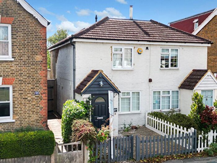 2 Bedroom Semi-Detached House For Sale In Walton Road, West Molesey, KT8