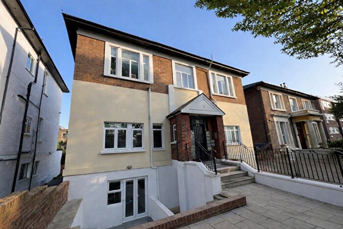 4 Bedroom Duplex To Rent In Brondesbury Road, Kilburn, London, NW6