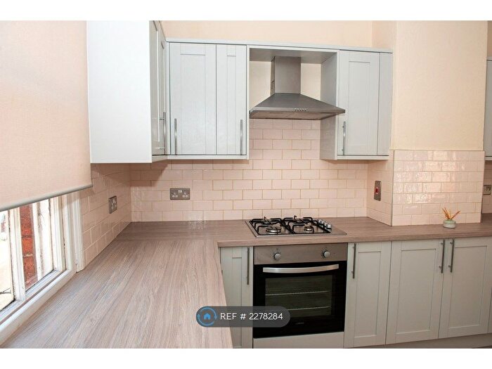 2 Bedroom Flat To Rent In Stony Stratford, Milton Keynes, MK11