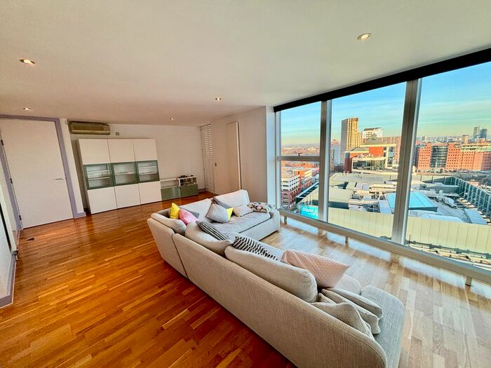 2 Bedroom Flat To Rent In The Quays, Salford, M50