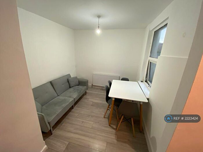 2 Bedroom Flat To Rent In Montpelier Road, Brighton, BN1