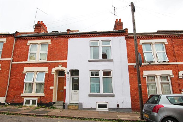 5 Bedroom Private Hall To Rent In Artizan Road, Abington, NN1