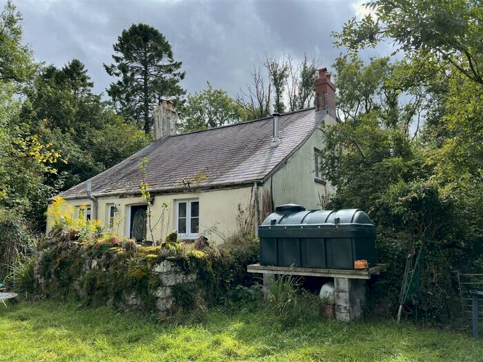 4 Bedroom Detached House For Sale In Ffairfach, Llandeilo, SA19