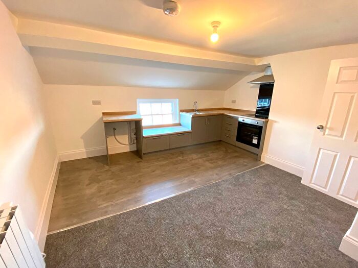 2 Bedroom Flat To Rent In Queens Head Court, Newark, NG24