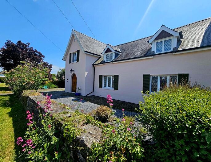 4 Bedroom Semi-Detached House For Sale In Pennard Road, Kittle, Swansea, SA3