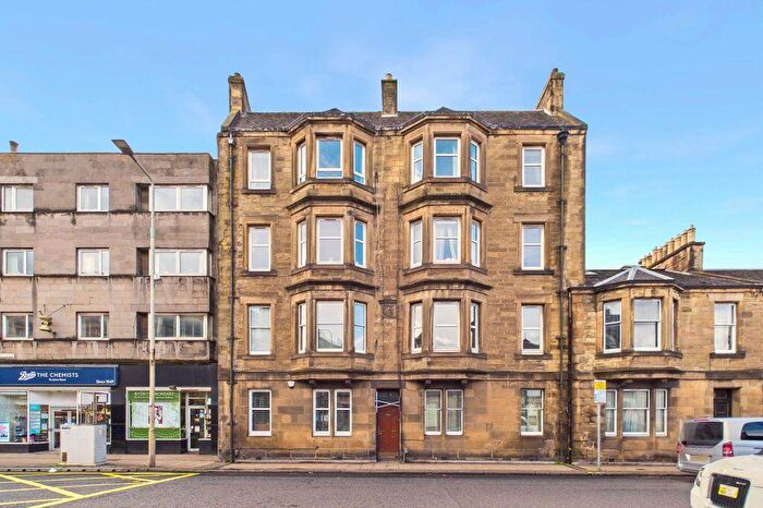 3 Bedroom Flat For Sale In / St Johns Road, Corstorphine, Edinburgh, EH12