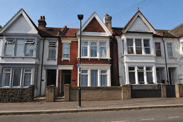 7 Bedroom Terraced House For Sale In St. Helens Road, Westcliff-on-Sea, SS0