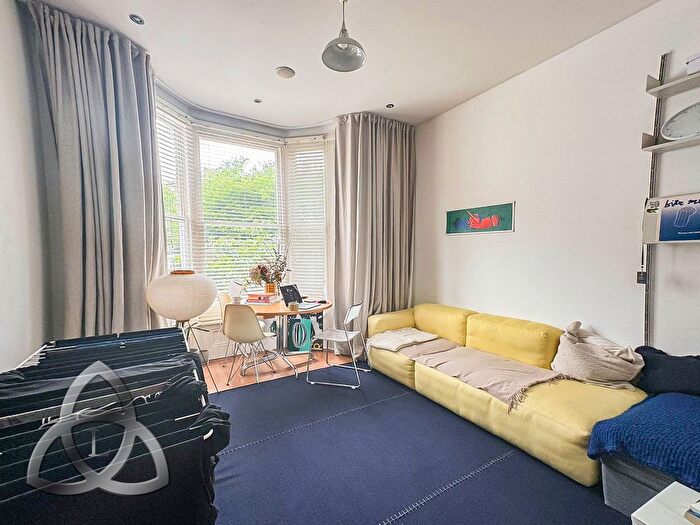1 Bedroom Flat To Rent In Shacklewell Lane, E8