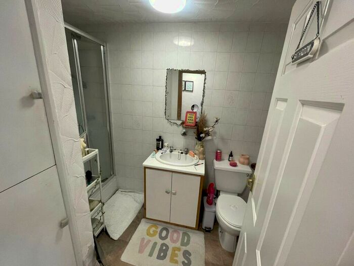 1 Bedroom Property To Rent In Park Road, Bingley, West Yorkshire, Uk, BD16