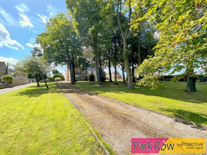 6 Bedroom Semi-Detached House For Sale In Went Edge Road, Kirk Smeaton, Pontefract, WF8
