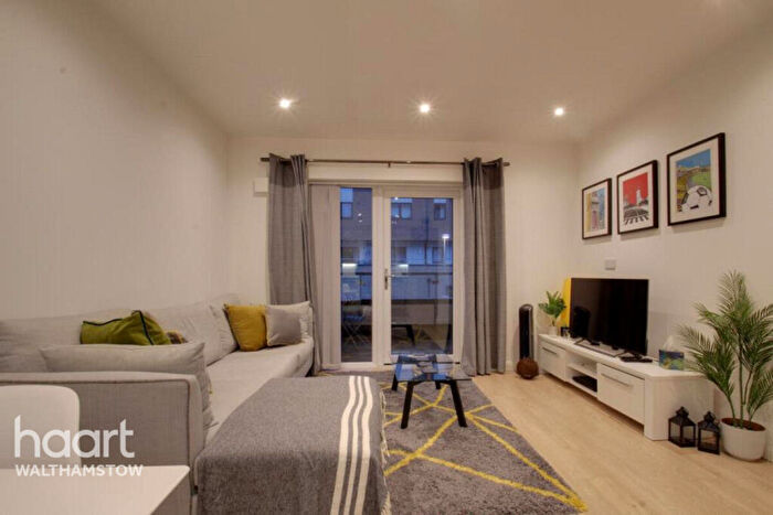 1 Bedroom Apartment To Rent In Thornbury Way, London, E17