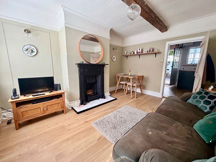 2 Bedroom Cottage For Sale In Bridge Street, Worksop, S80