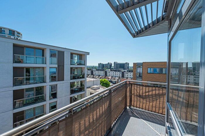 2 Bedroom Flat To Rent In Constable House, Canary Wharf, London, E14