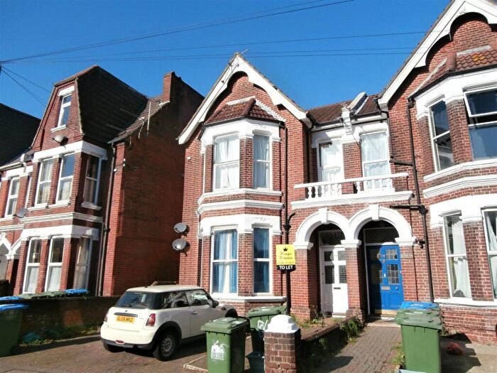 7 Bedroom Semi-Detached House To Rent In Gordon Avenue, Southampton, SO14