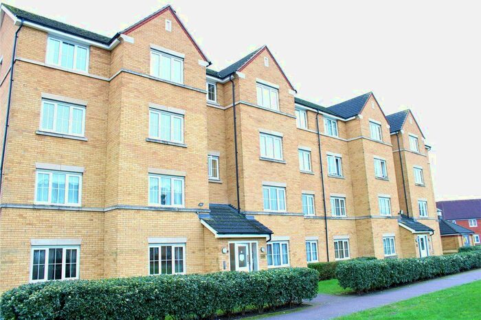2 Bedroom Flat To Rent In Henley Road, Bedford, MK40