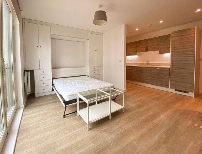 Studio To Rent In Leopold House, Percy Terrace, Bath, BA2