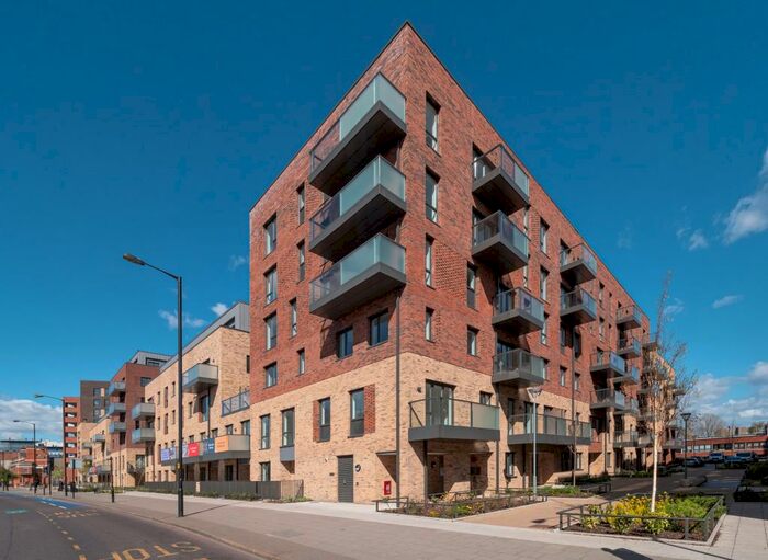 3 Bedroom Duplex To Rent In Queens Road, Peckham, SE15