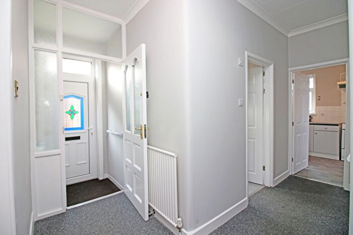 2 Bedroom Bungalow For Sale In North Drive, Thornton-Cleveleys, FY5