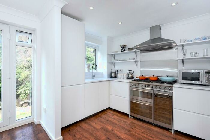 4 Bedroom House To Rent In St. Davids Close, West Wickham, BR4