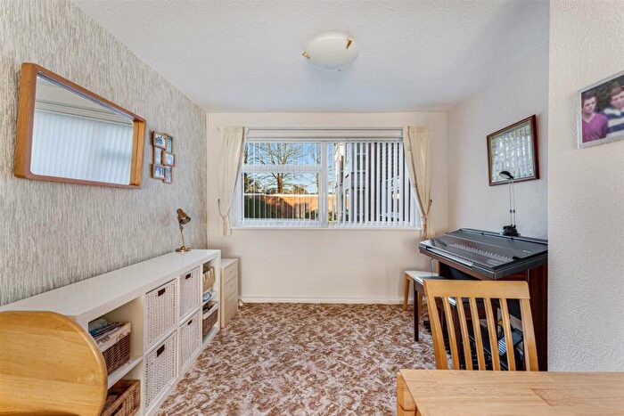 2 Bedroom Apartment For Sale In Wrayton Lodge, Whitehall Road, Sale, M33