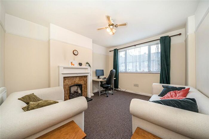 2 Bedroom Apartment To Rent In St Mary Street, Woolwich, SE18