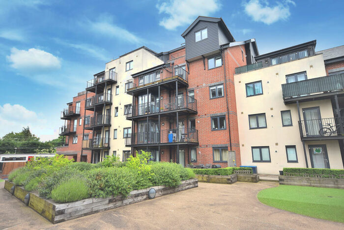 2 Bedroom Apartment To Rent In Tanners Wharf, Bishop`s Stortford, Hertfordshire, CM23
