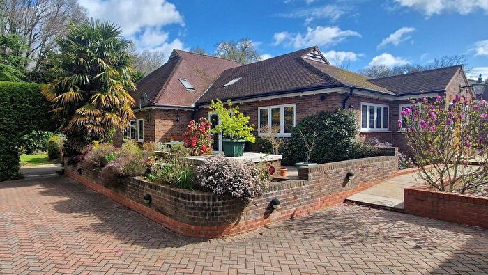 4 Bedroom Detached House For Sale In Norrels Drive, East Horsley, Surrey, KT24