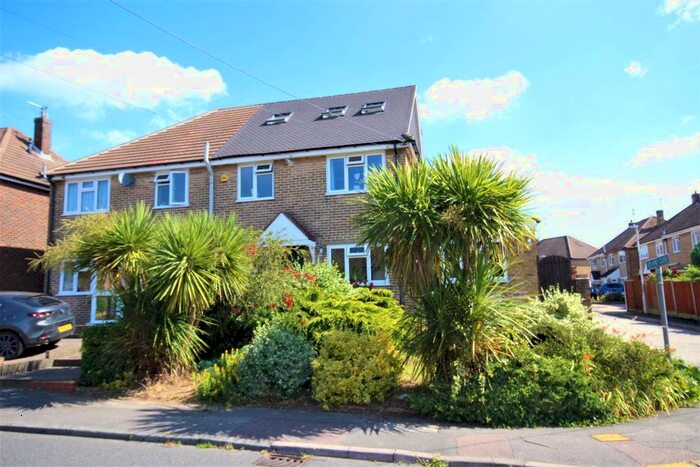 4 Bedroom Property To Rent In Upland Road, Billericay, CM12