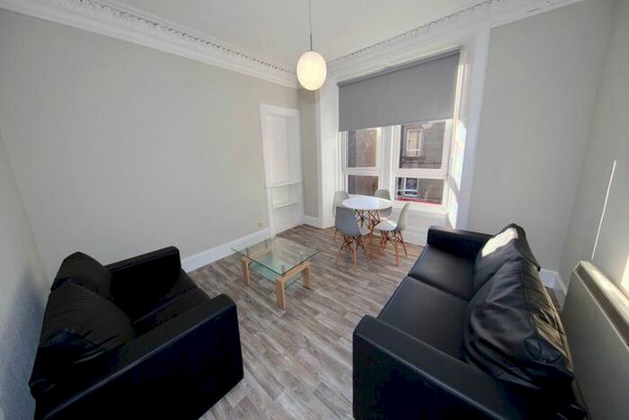 2 Bedroom Flat To Rent In Albert Street, Dundee, DD4