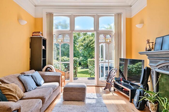 2 Bedroom Flat To Rent In Alexandra Park Road London, N10