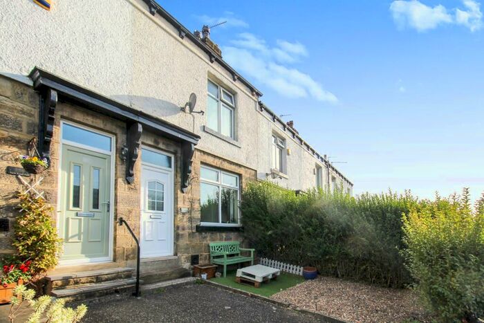 2 Bedroom Terraced House To Rent In New Road Side, Horsforth, Leeds, LS18