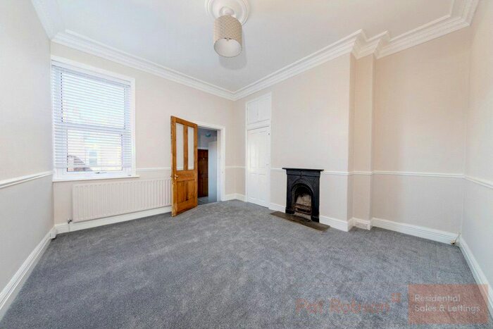 2 Bedroom Flat To Rent In Broomfield Road, Gosforth, Newcastle Upon Tyne, Tyne Amp; Wear, NE3