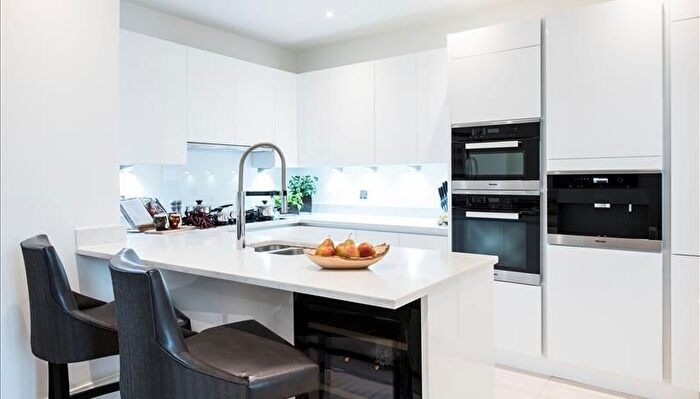 2 Bedroom Flat To Rent In Rainville Road, London, W6