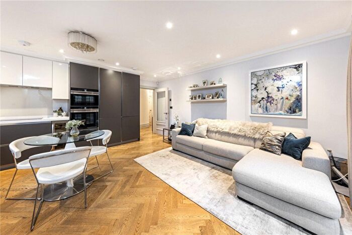 2 Bedroom Flat To Rent In Portsmouth Road, Guildford, Surrey, GU2