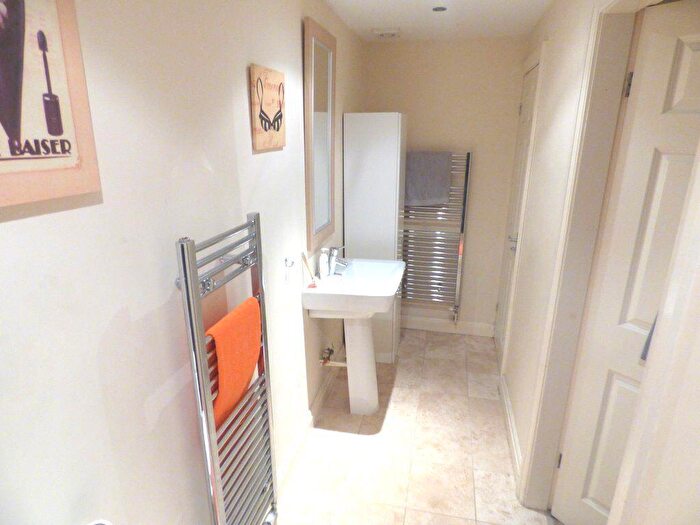 2 Bedroom Apartment To Rent In Boothroyd House, Sale, M33