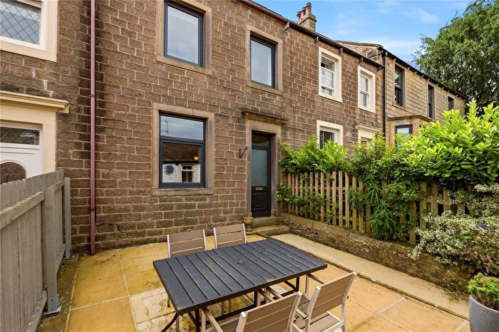 2 Bedroom Terraced House For Sale In Clough Terrace, Barnoldswick, Lancashire, BB18