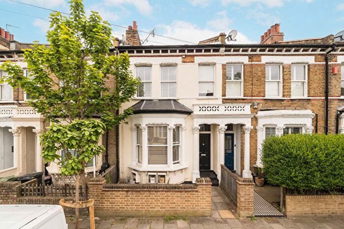 3 Bedroom Property To Rent In Solon Road, Brixton, SW2