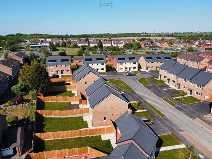 3 Bedroom Town House For Sale In Beeley Close, North Wingfield, S42