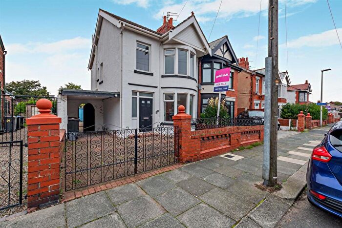 3 Bedroom Semi-Detached House For Sale In Chislehurst Avenue, Blackpool, FY4