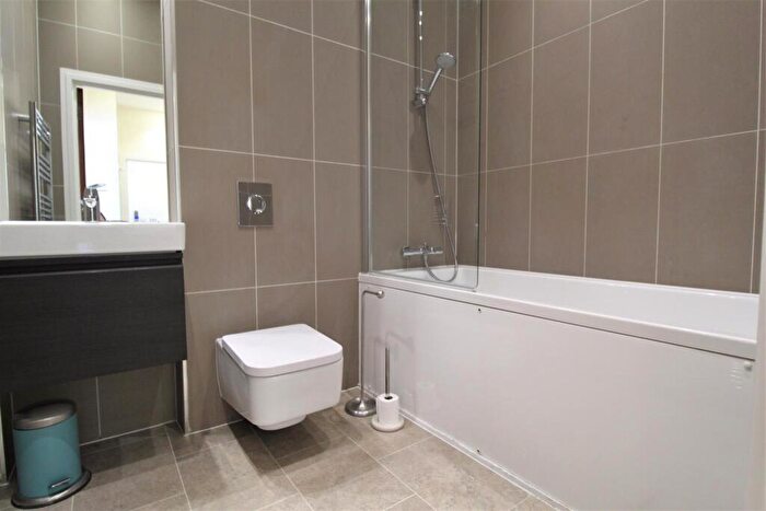 2 Bedroom Apartment To Rent In Clarendon Avenue, Leamington Spa, CV32