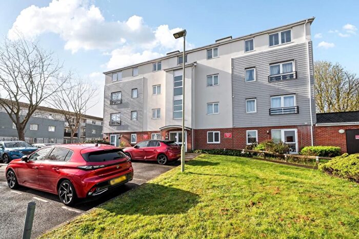 1 Bedroom Flat For Sale In Popley, Basingstoke, RG24