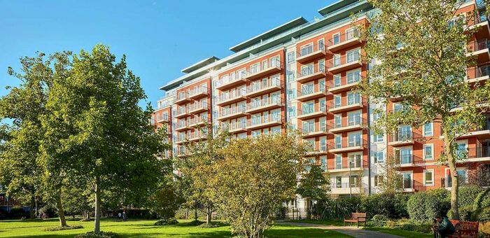 2 Bedroom Flat To Rent In Beaufort Square, London, NW9