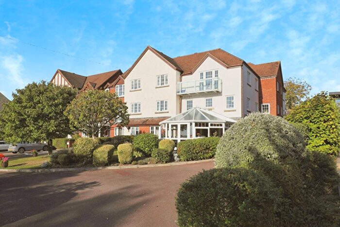 1 Bedroom Flat For Sale In Pegasus Court, Station Road, Broadway, Worcestershire, WR12